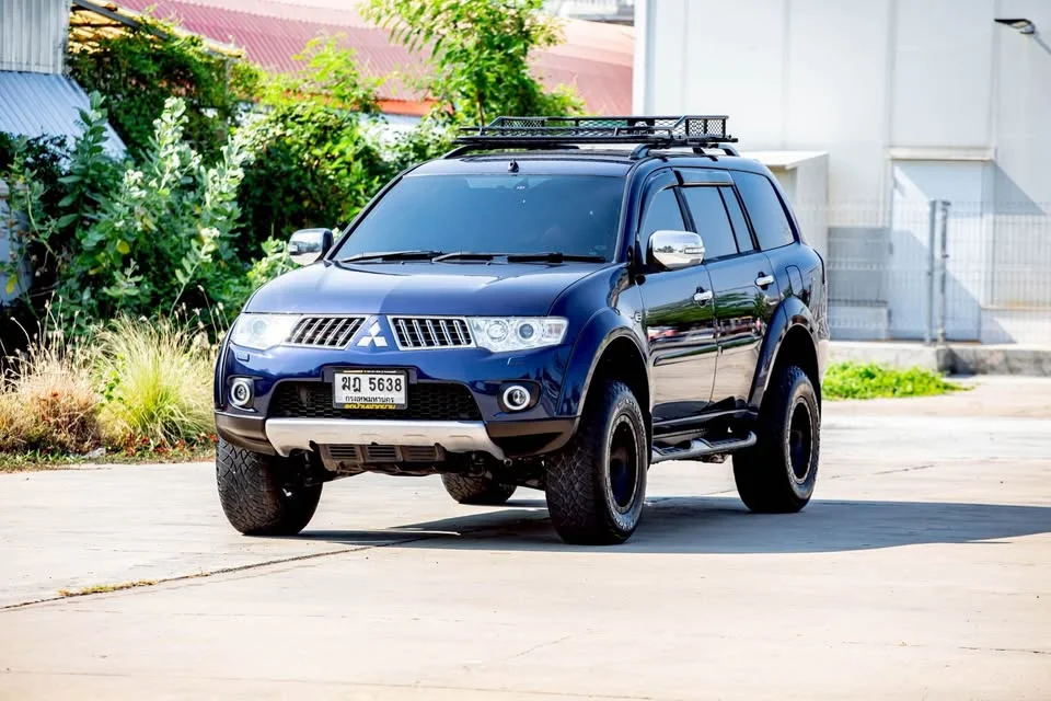 2012 Mitsubishi Pajero Sport II 2