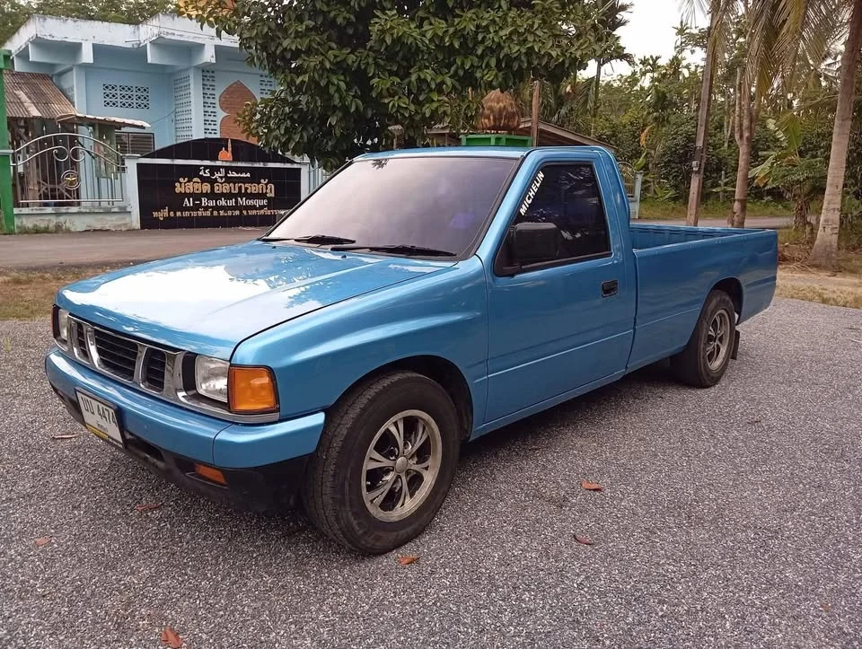 1996 Isuzu TFR III 2