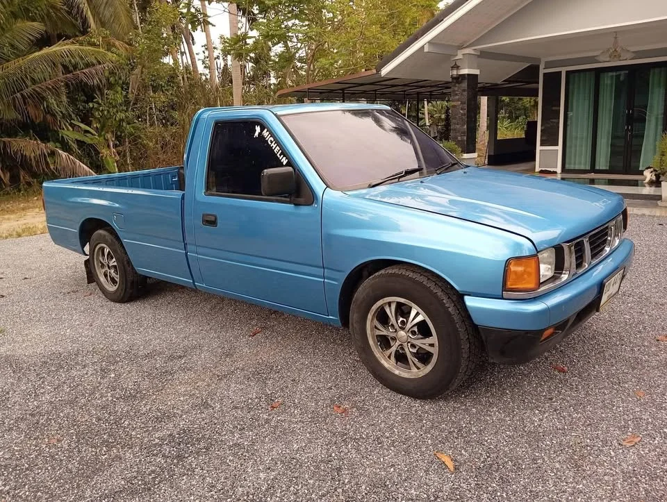 1996 Isuzu TFR III 3