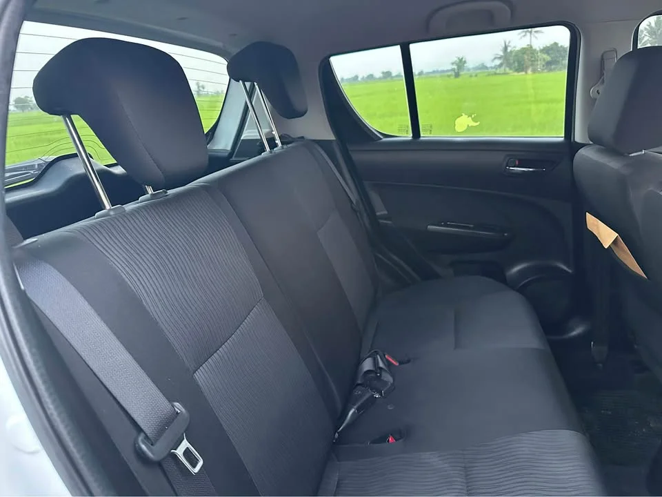 2013 Suzuki Swift II 3