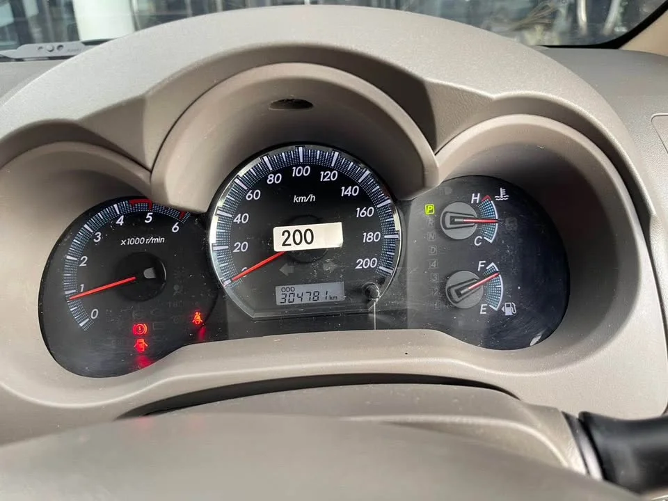 2013 Toyota Fortuner I 3