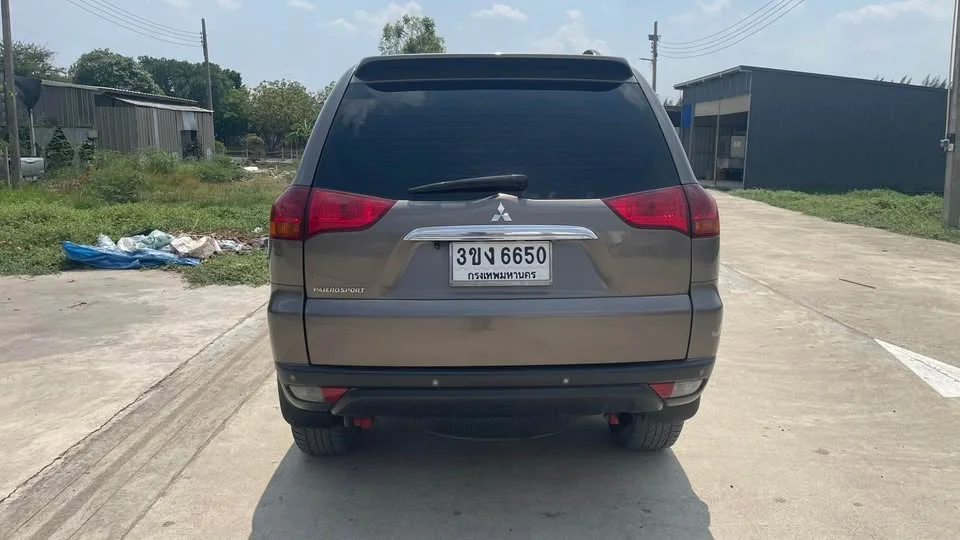 2011 Mitsubishi Pajero Sport II 2