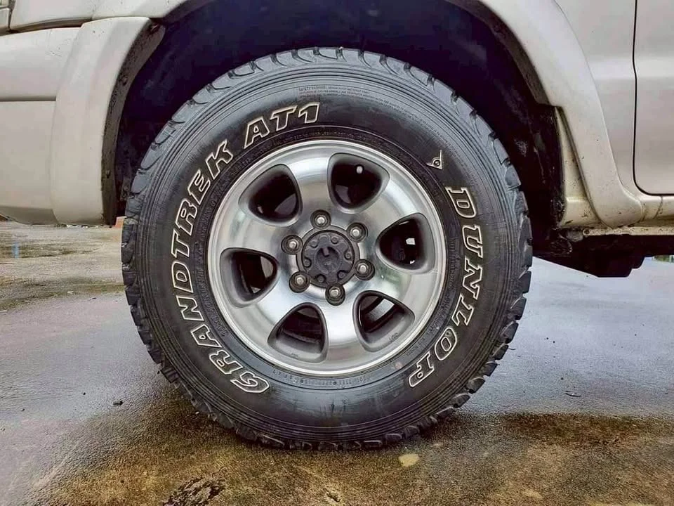 2001 Mazda 2500 Fighter V 3