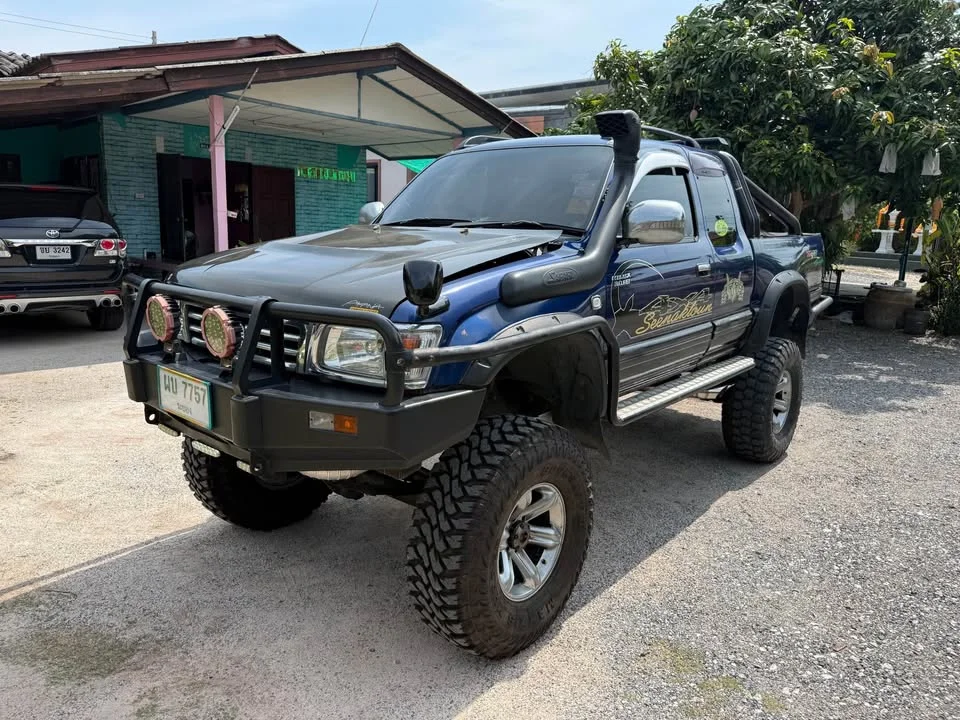2001 Toyota Hilux Tiger VI 2