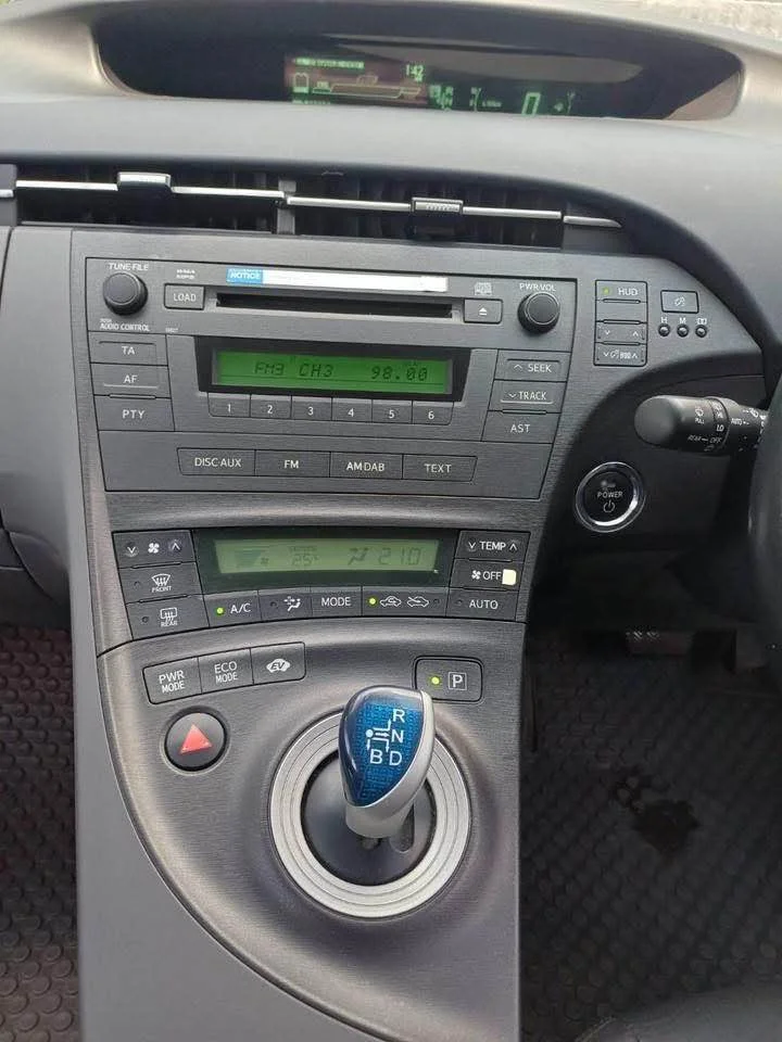 2011 Toyota Prius III 2