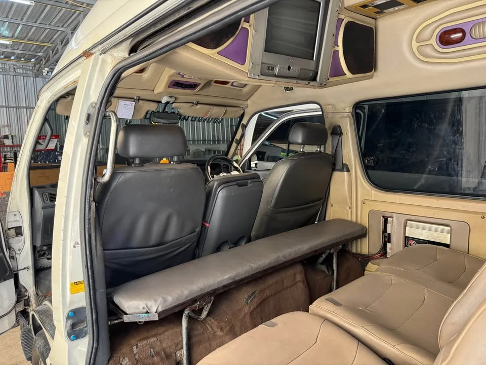 2004 Toyota Commuter IV (H100) 2