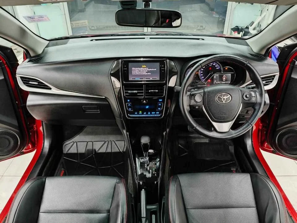 2019 Toyota Yaris ATIV III 2