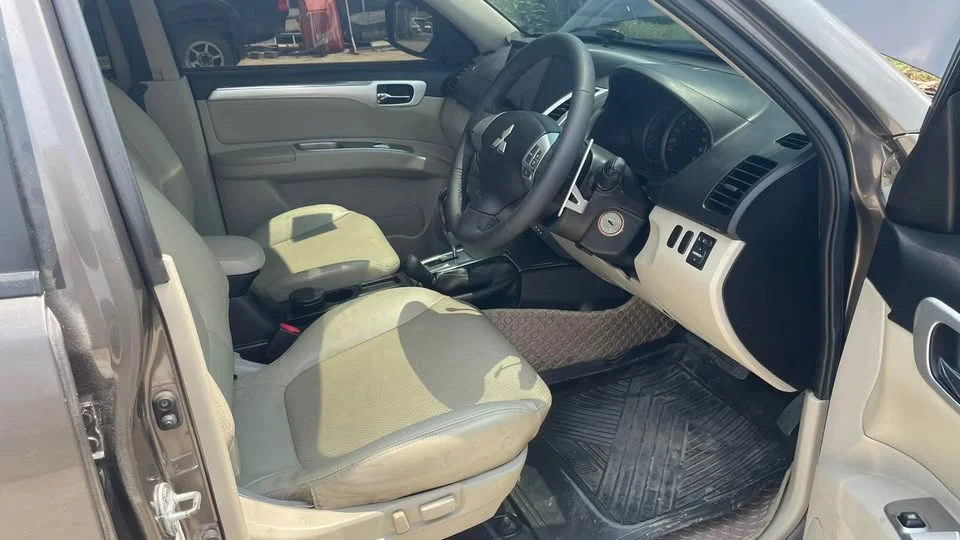 2011 Mitsubishi Pajero Sport II 2