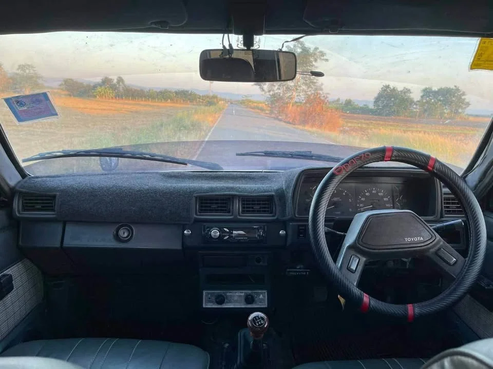 1901 Toyota Hilux Tiger VI 2