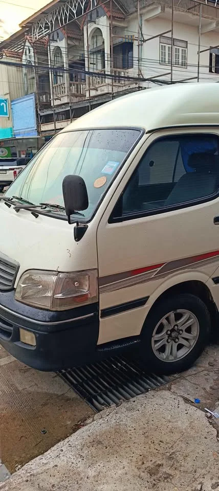 2001 Toyota Commuter IV (H100) 2