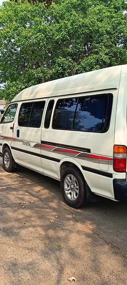 2002 Toyota Commuter IV (H100) 2