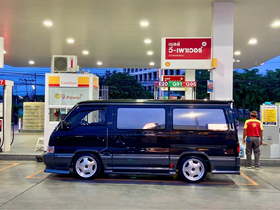 1990 Nissan Urvan IV (E24) 2