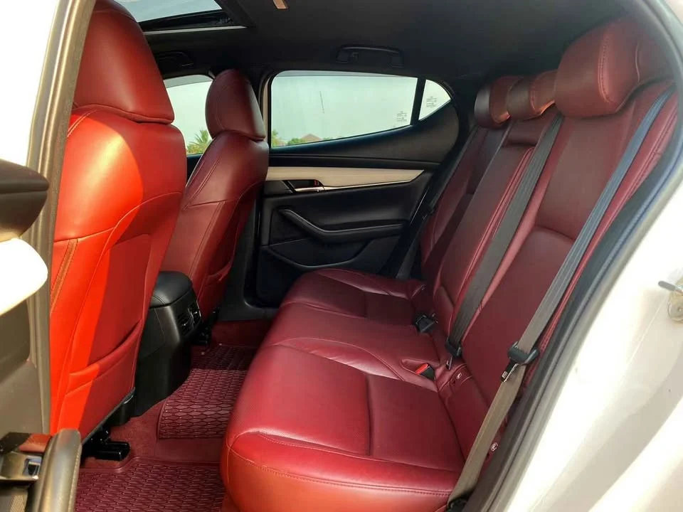 2021 Mazda 3 IV 3