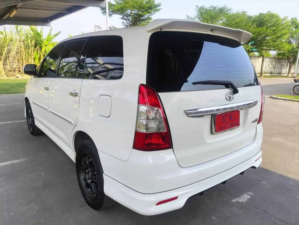 2013 Toyota Innova I 2