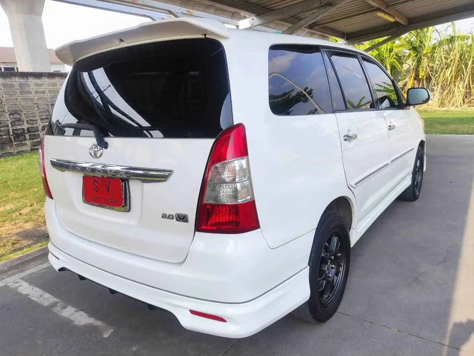 2013 Toyota Innova I 3