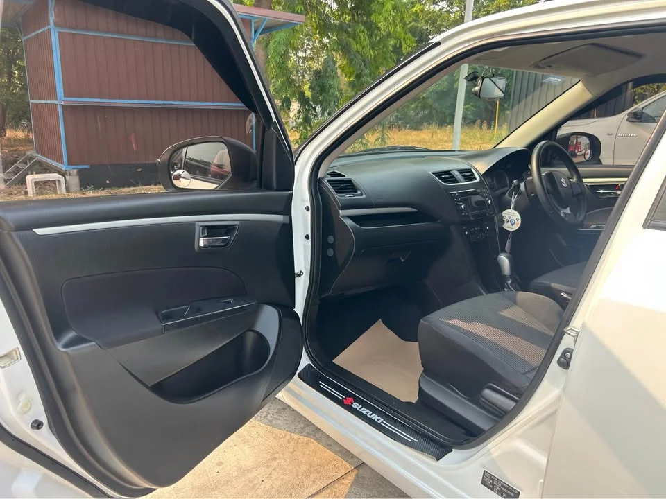 2013 Suzuki Swift II 2