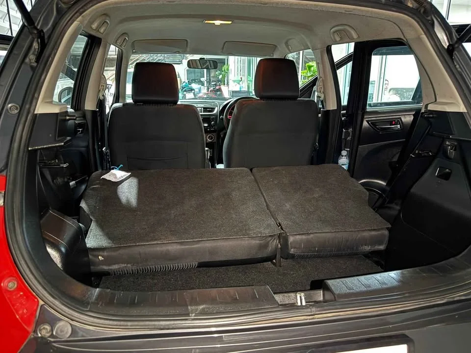 2012 Suzuki Swift II 2