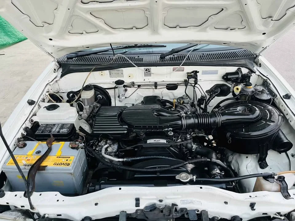 2002 Toyota Hilux Tiger VI 3