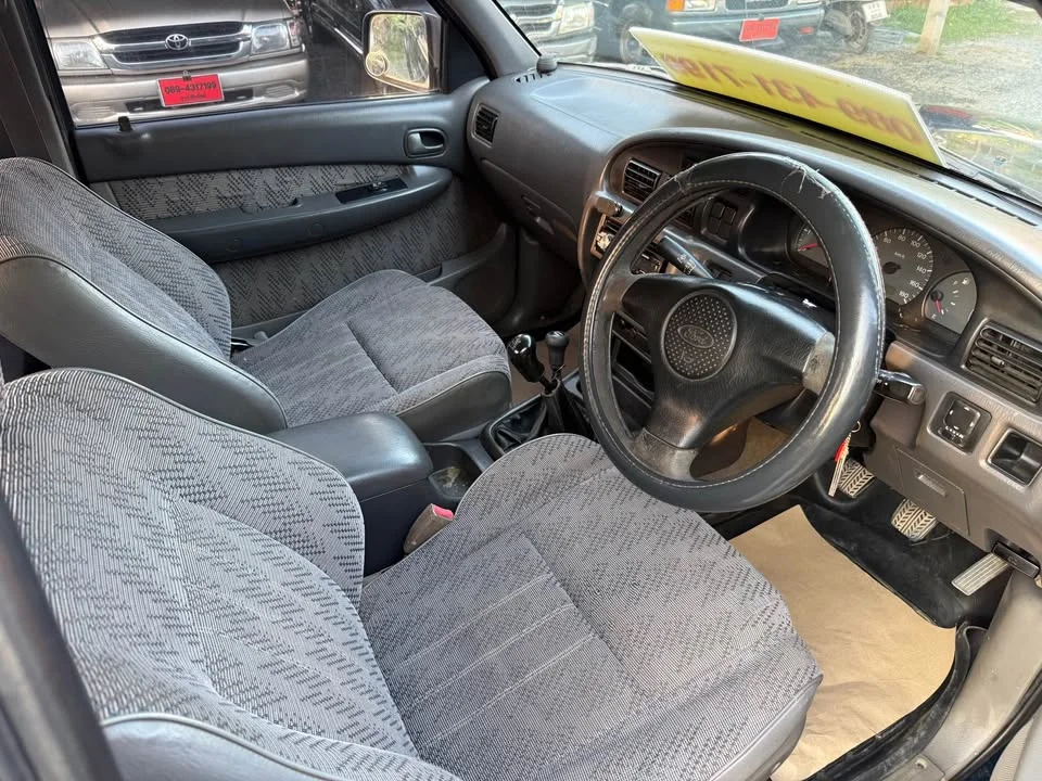 1999 Mazda 2500 Fighter V 2