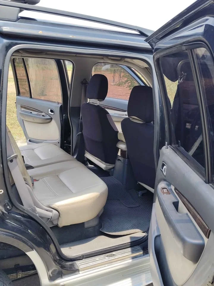 2005 Ford Everest I 3