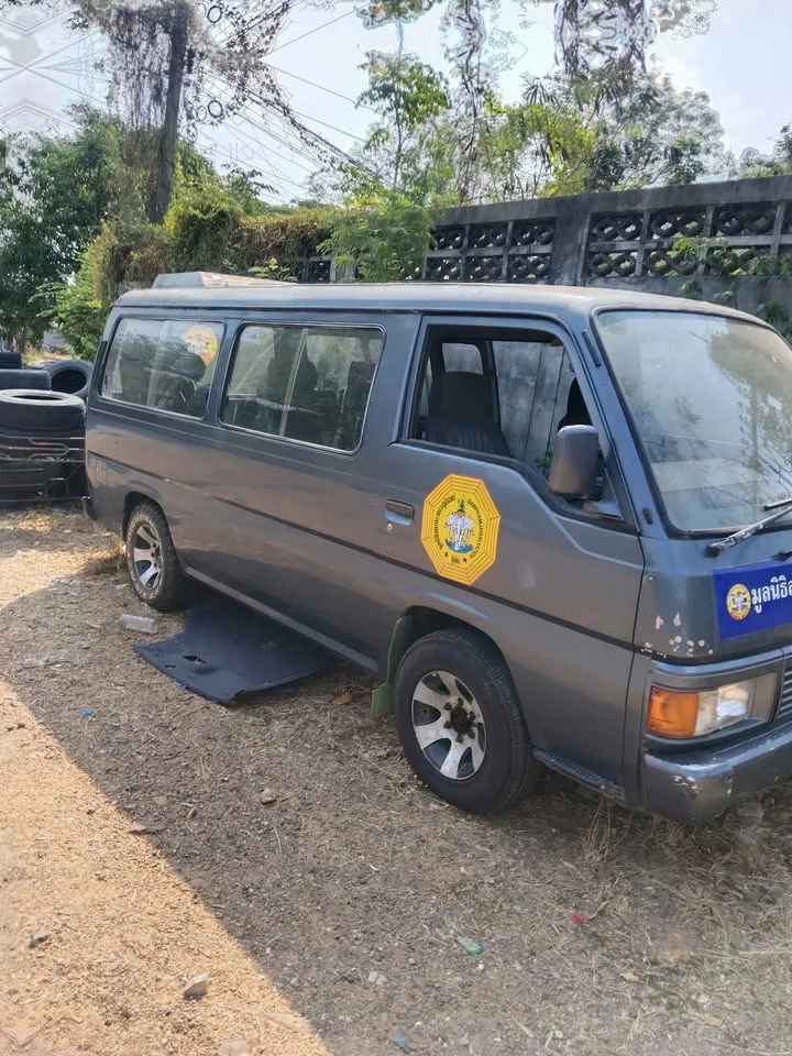 1998 Nissan Urvan IV (E24) 2
