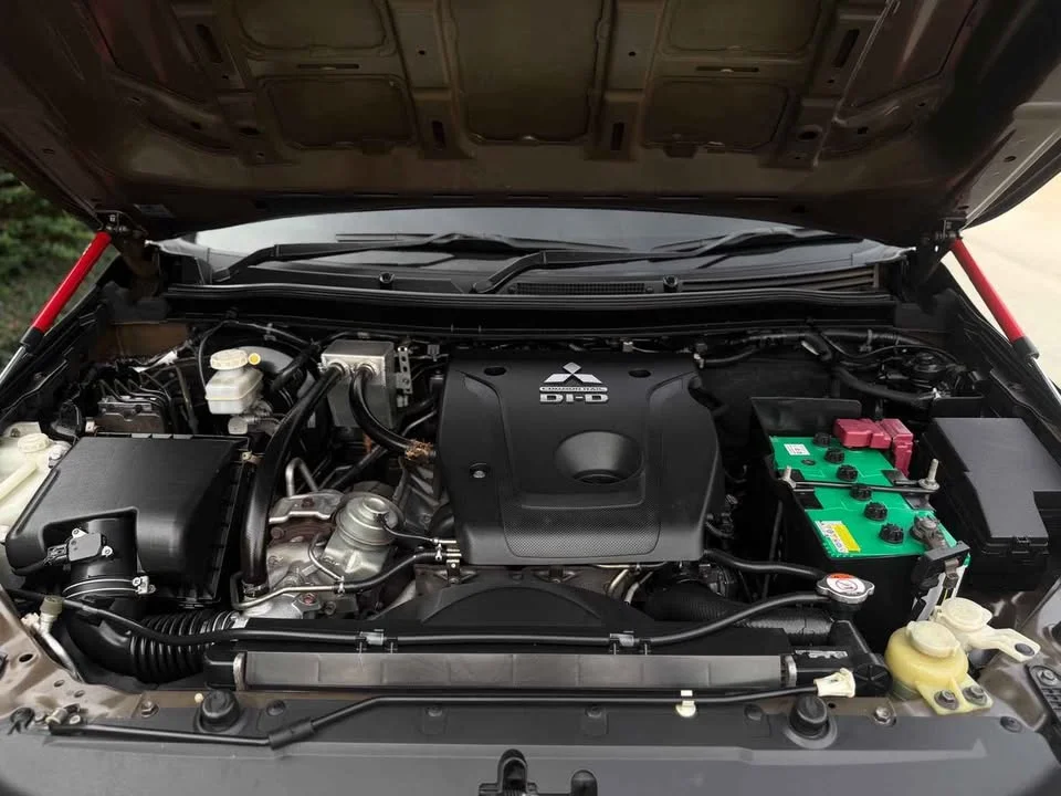 2016 Mitsubishi Pajero Sport III 2