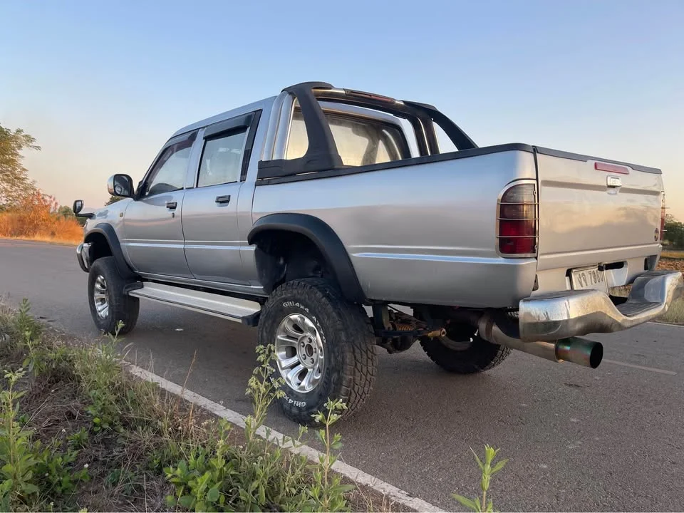 2000 Toyota Hilux Tiger VI 2