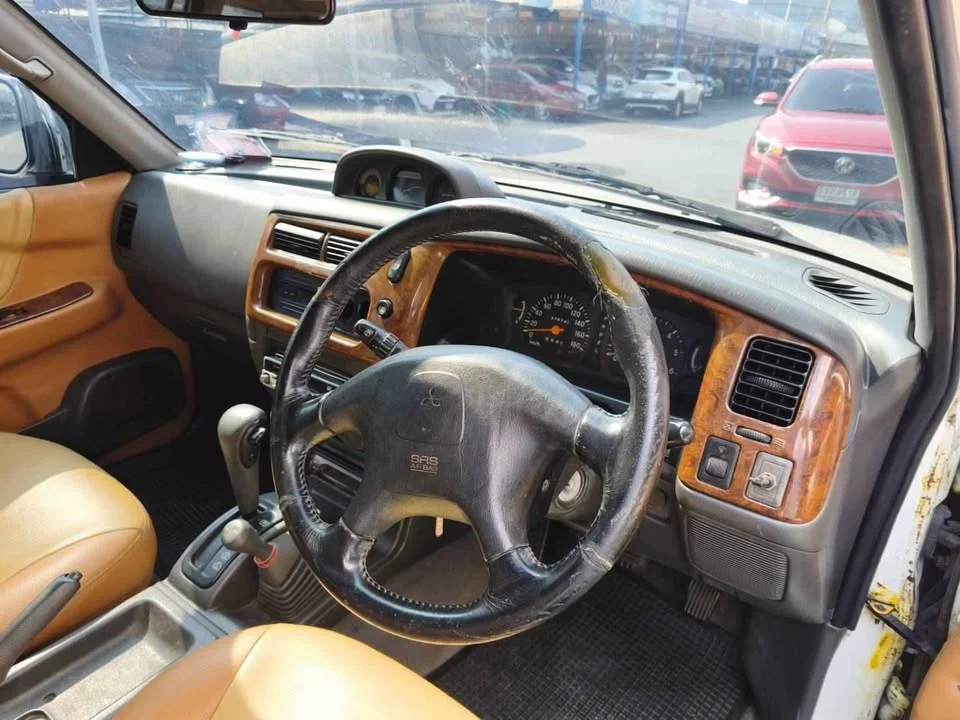 2002 Mitsubishi Strada G-Wagon 2