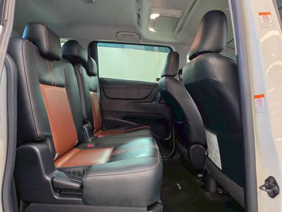 2019 Toyota Sienta II 2