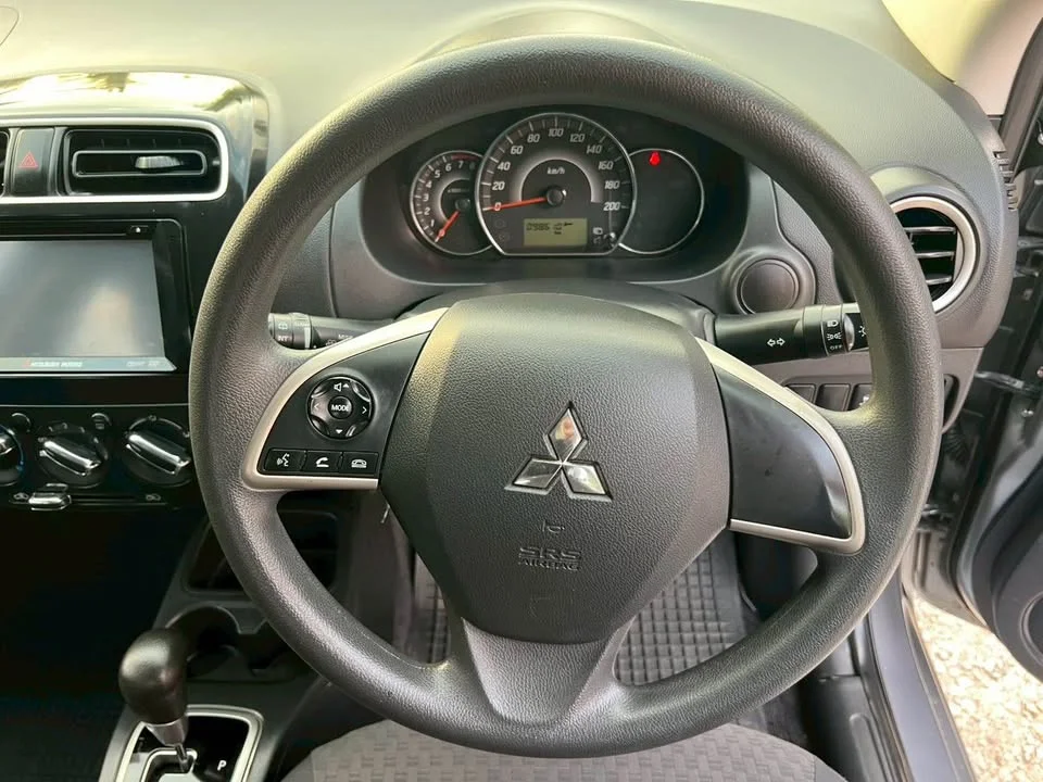 2017 Mitsubishi Mirage VI 2