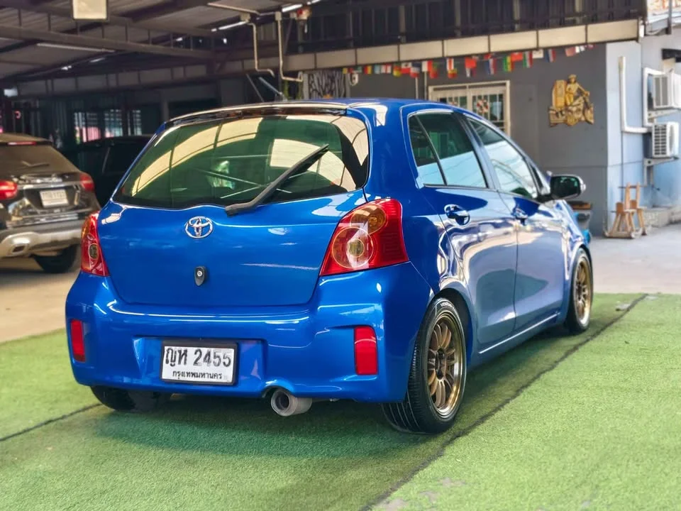 2012 Toyota Yaris II 2
