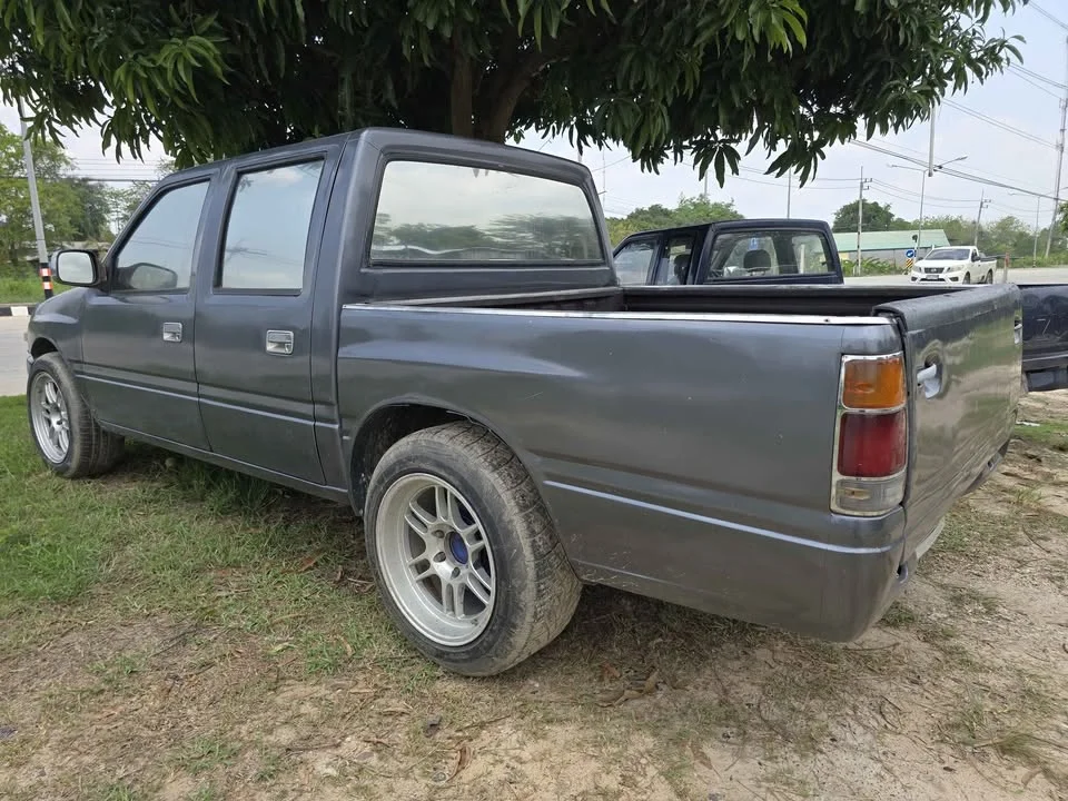 1991 Isuzu TFR III 3