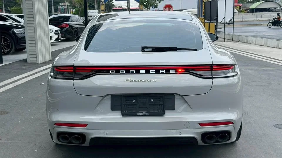 2022 Porsche Panamera II 3