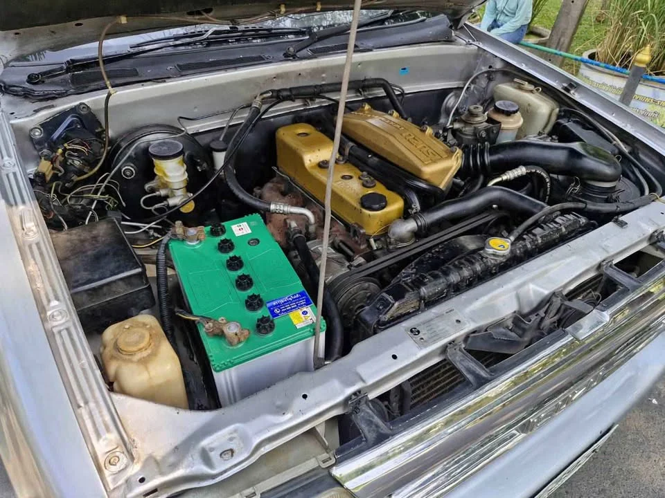 1996 Isuzu TFR III 2