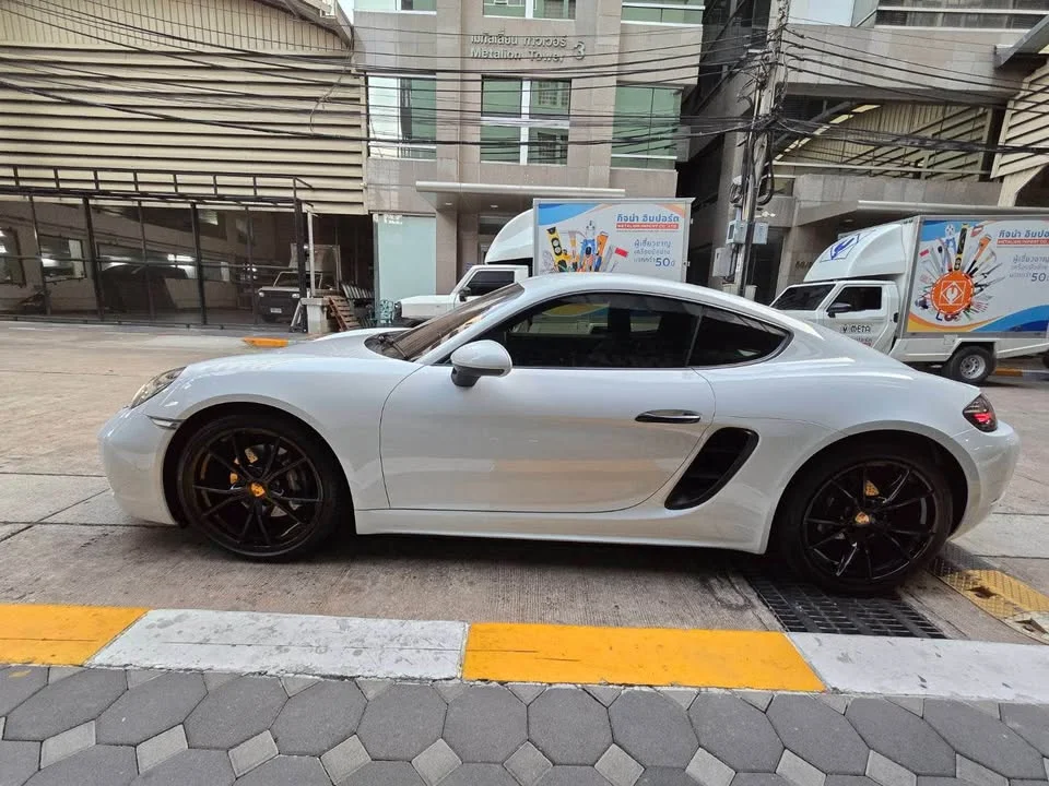 2019 Porsche 718 Boxster and Cayman IV 2