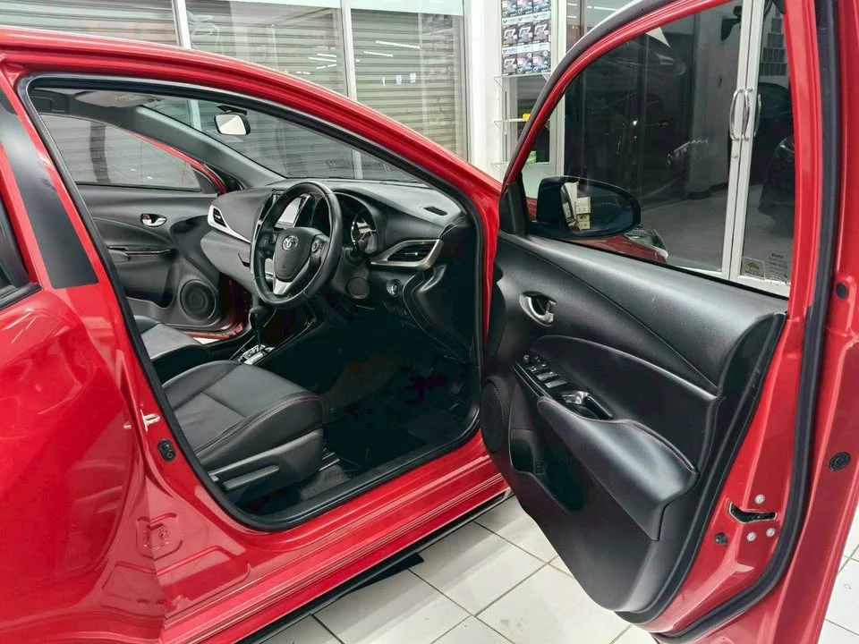 2019 Toyota Yaris ATIV III 2