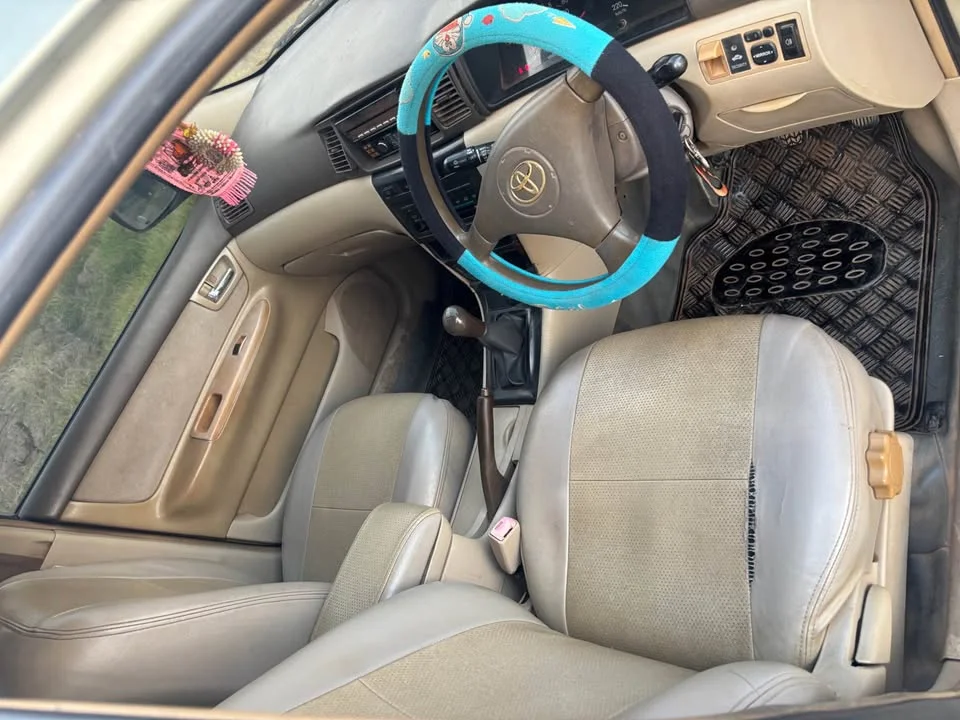 Toyota Corolla Altis IX (E120) 2