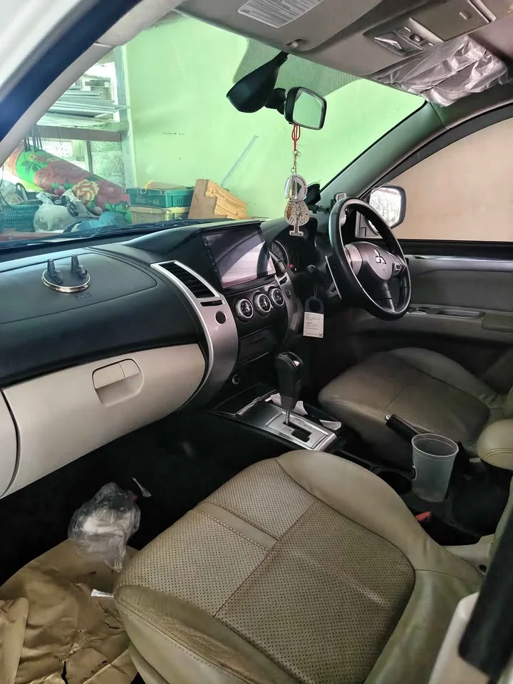 2012 Mitsubishi Pajero Sport II 2