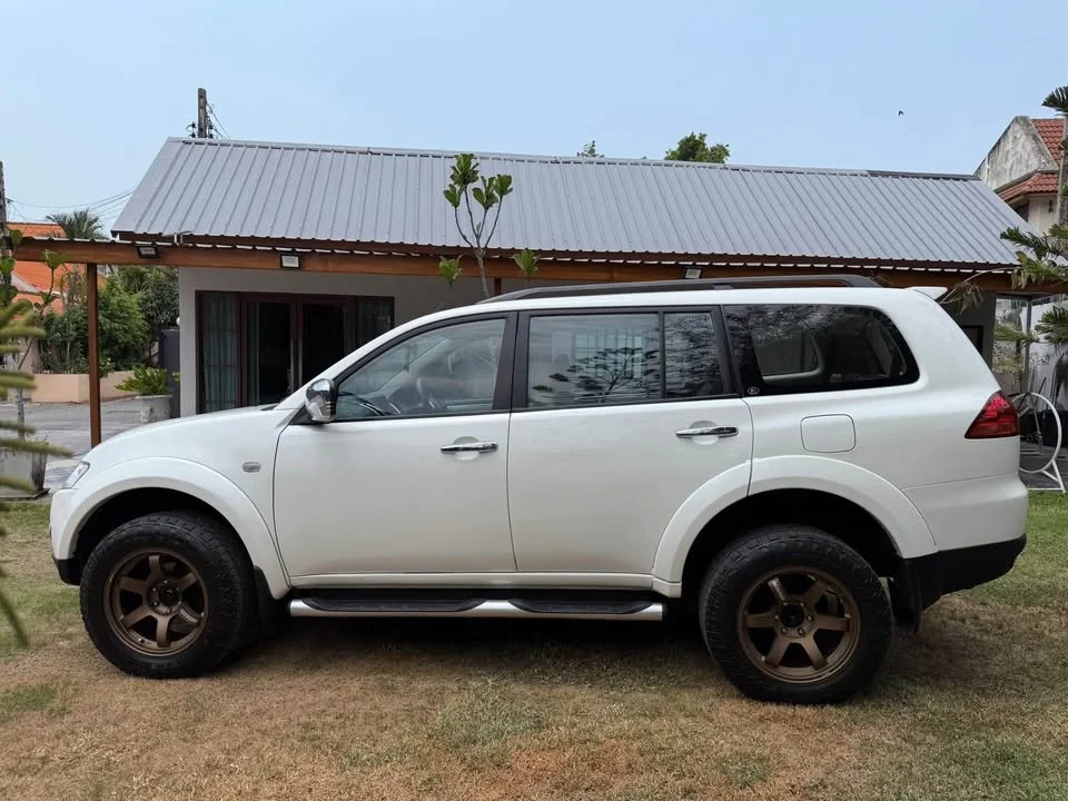 2011 Mitsubishi Pajero Sport II 3