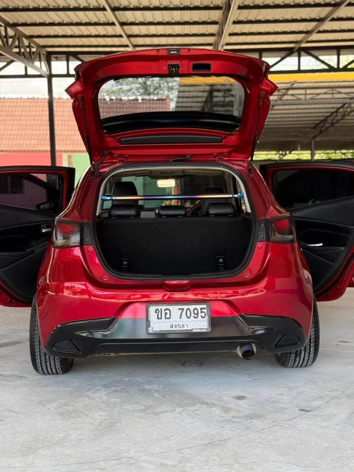 2015 Mazda 2 III 3