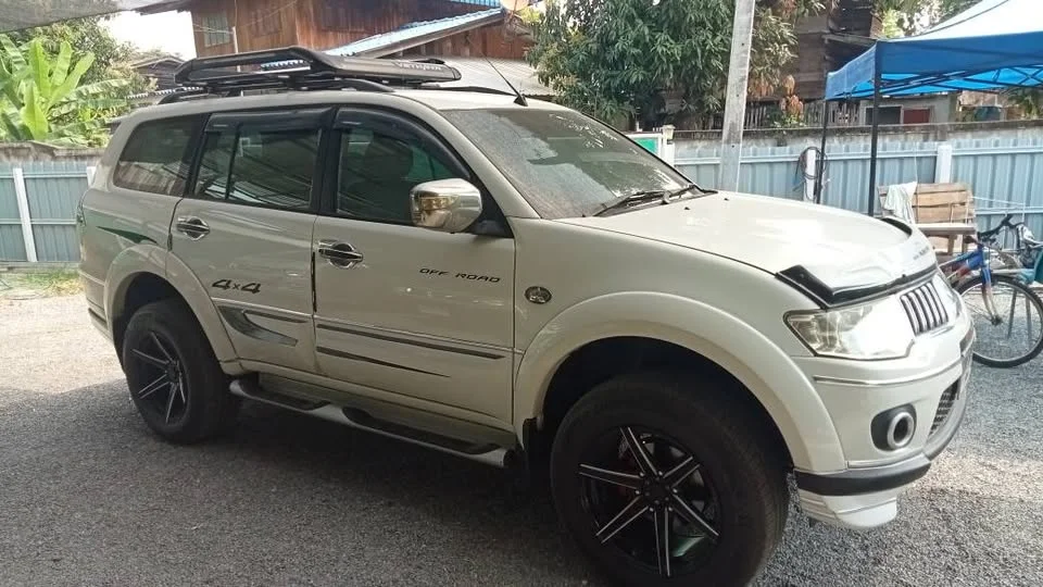 2009 Mitsubishi Pajero Sport II 2