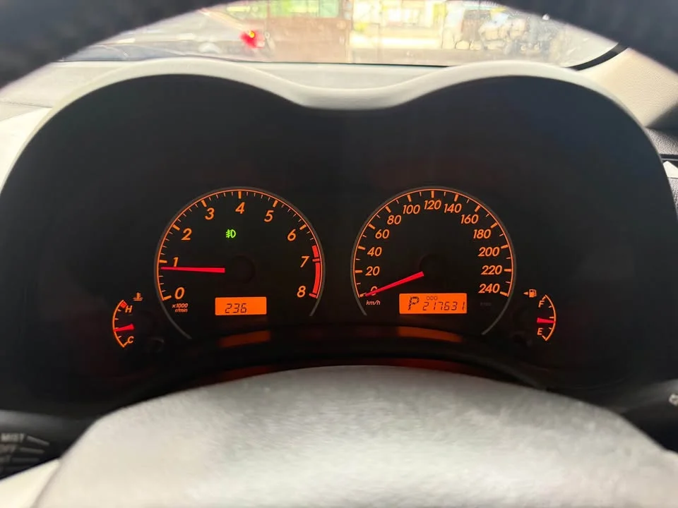 2012 Toyota Corolla Altis X (E140) 3