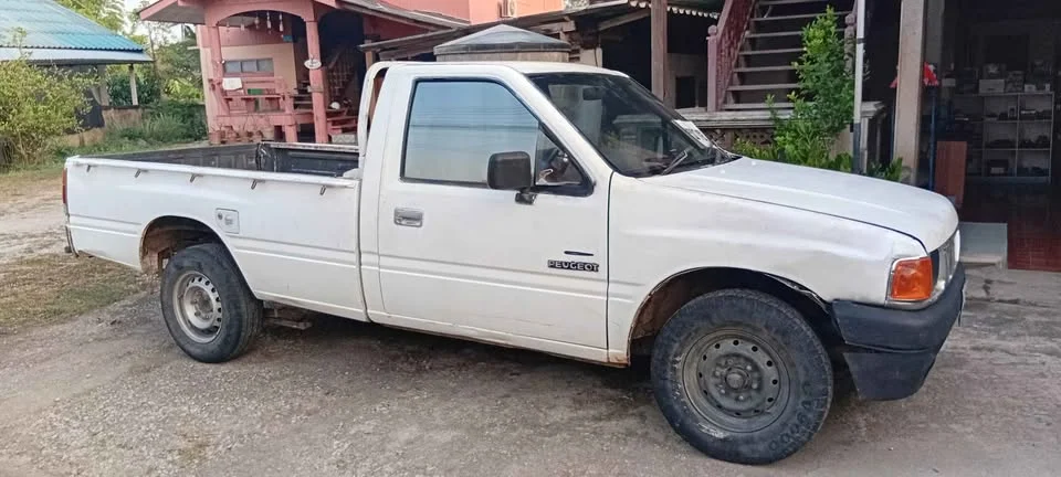 1990 Isuzu TFR III 3