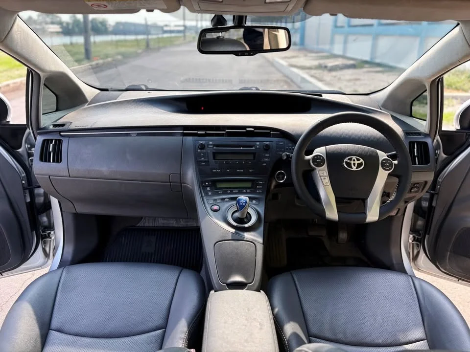 2011 Toyota Prius III 2