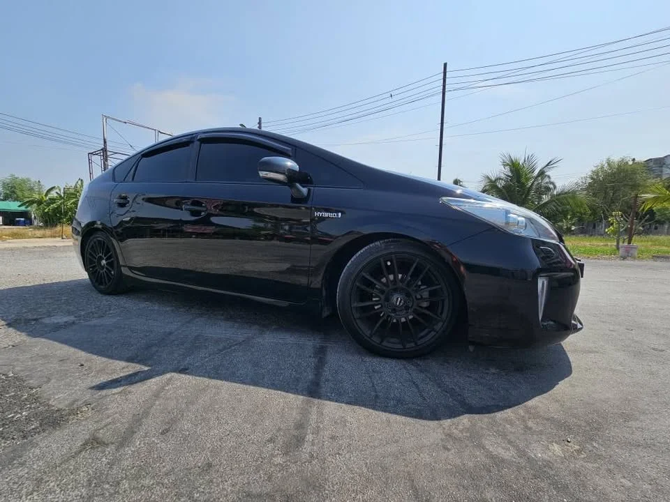 2012 Toyota Prius III 2