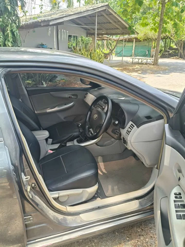 2010 Toyota Corolla Altis X (E140) 2