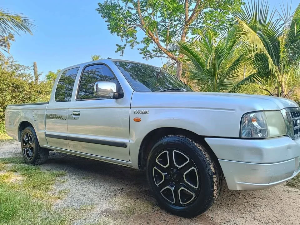 2004 Mazda 2500 Fighter V 3