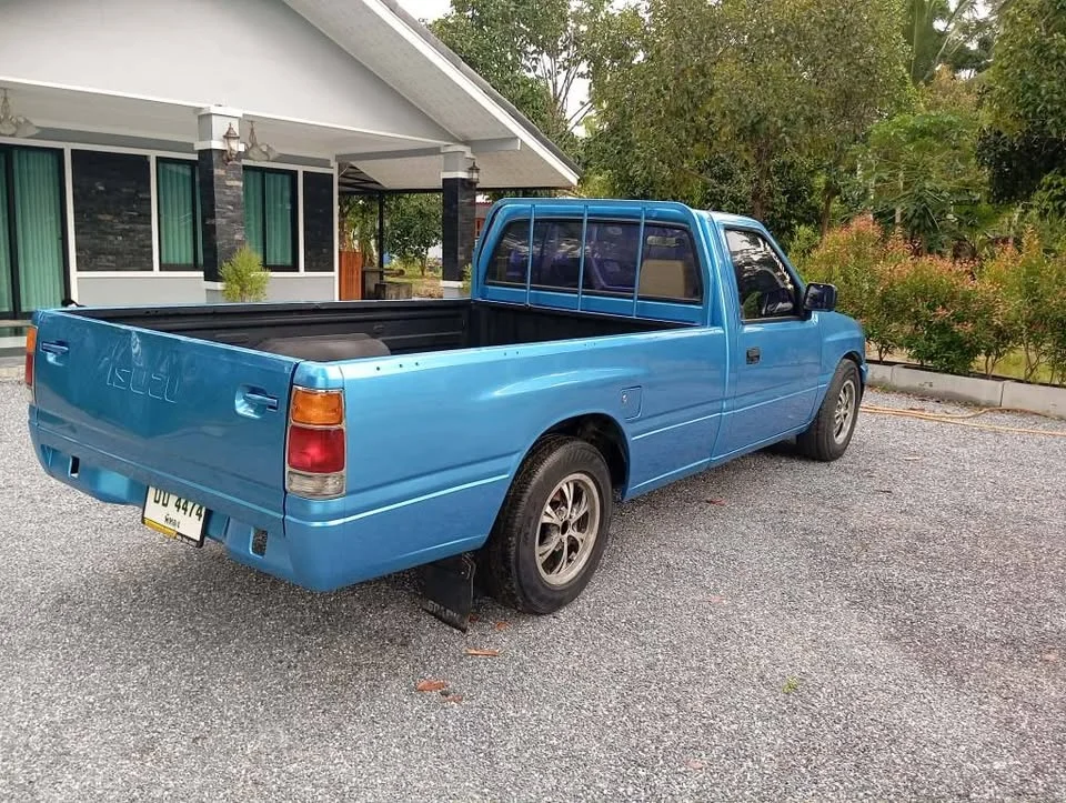 1996 Isuzu TFR III 3