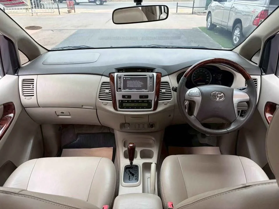 2014 Toyota Innova I 3