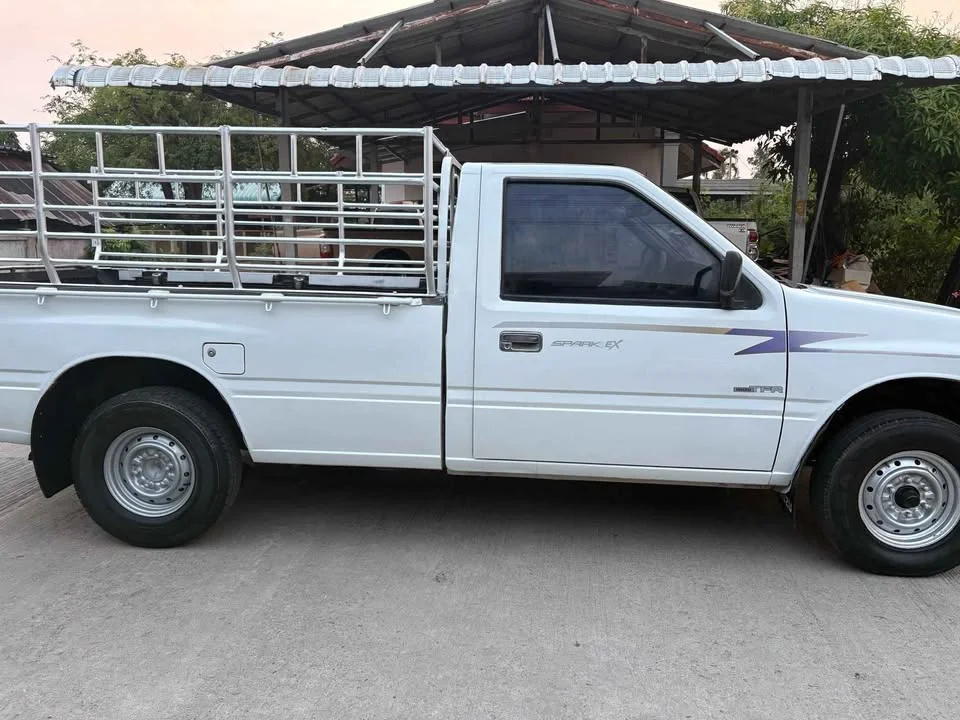 1995 Isuzu TFR III 2